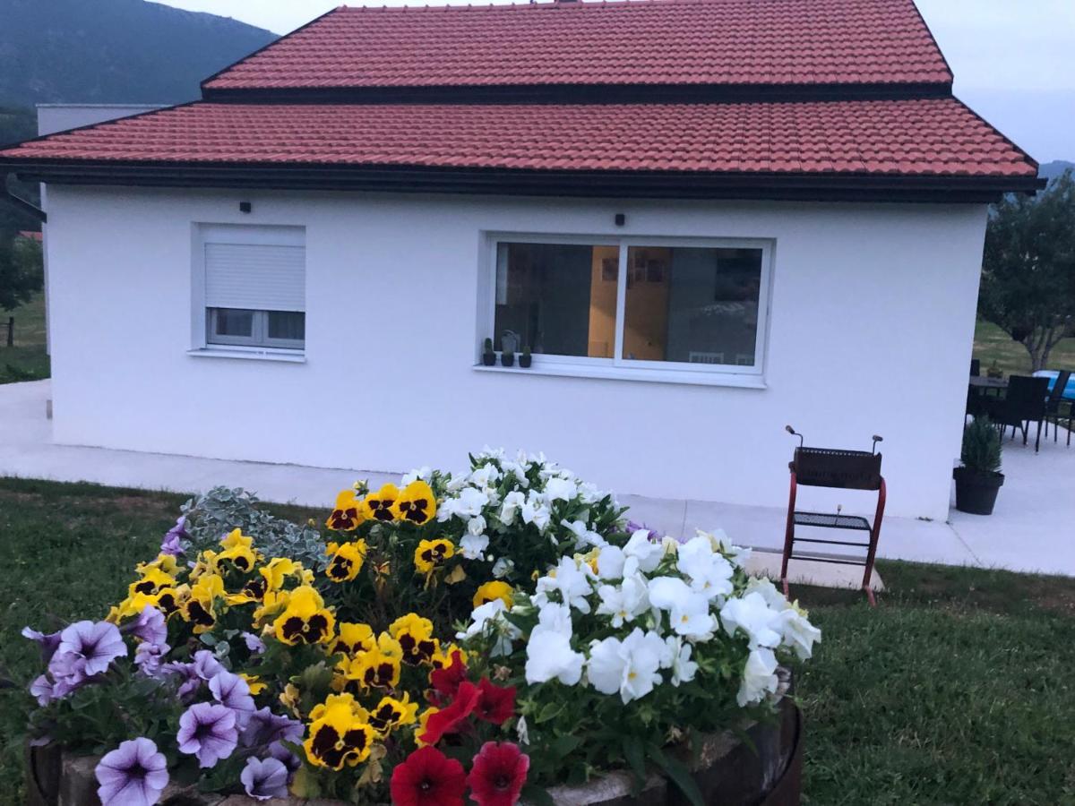Vikendica Bruse Villa Jaklici Kültér fotó
